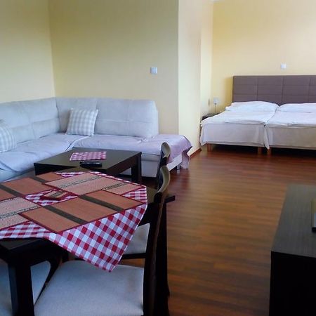 פרשוב Guest House Mladost מראה חיצוני תמונה