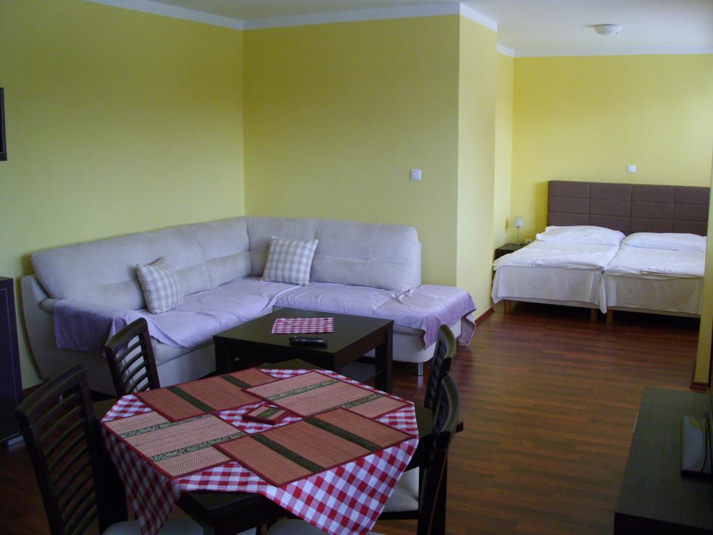 פרשוב Guest House Mladost מראה חיצוני תמונה